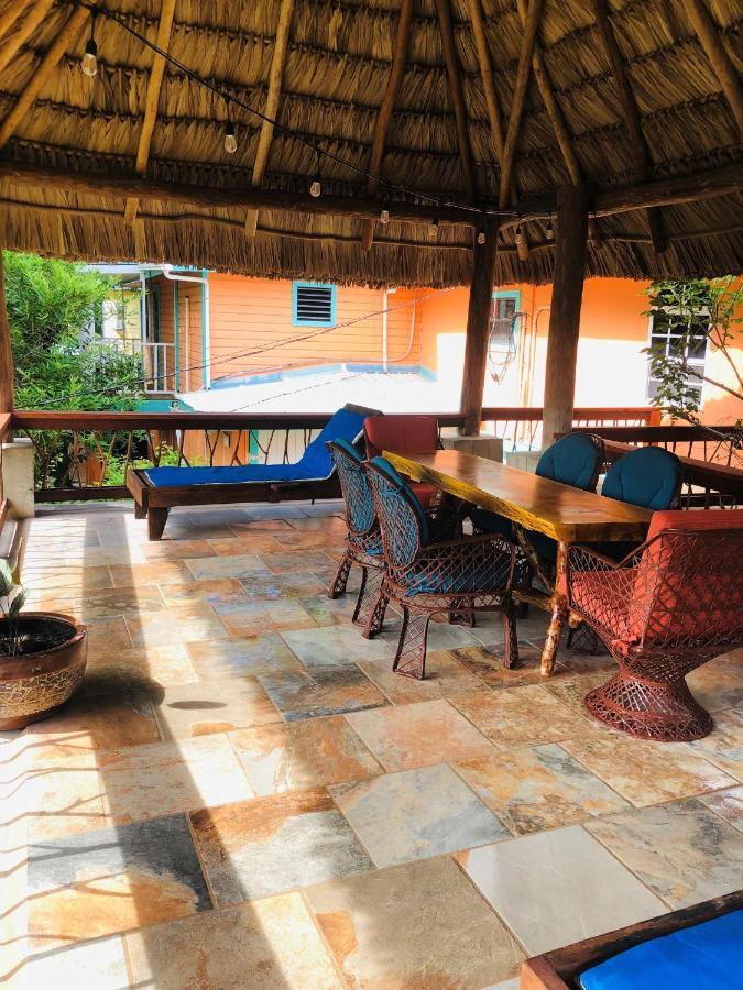 Coral Cove Inn Maya Beach 외부 사진